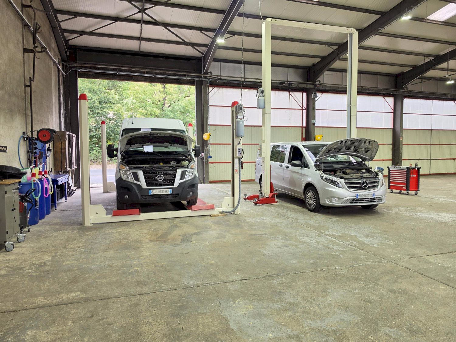 garage utilitaire Velay Services Trucks